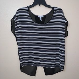 🌼💛 Ambiance Apparel Slit Blouse